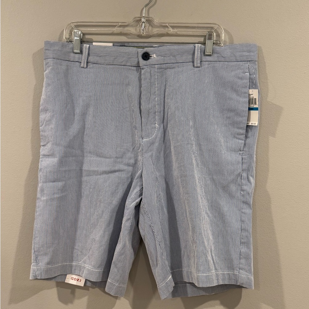 NEW Izod Mens Shorts Sz 36 Seersucker Blue Flat Front